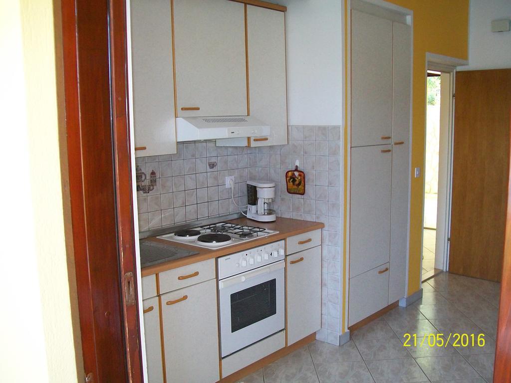 Villamar Beachfront Apartments With Free Private Parking Rabac Exterior foto